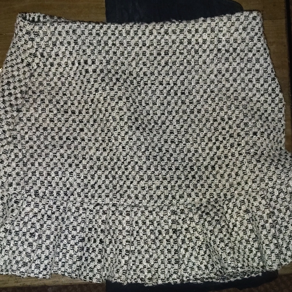 Chic Black and White Textured Skirt